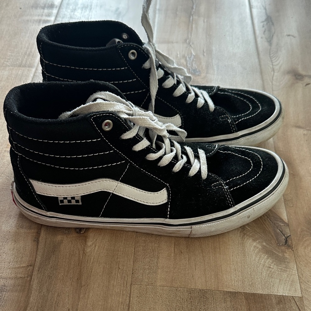 Vans Hi Top Skate Sneakers- size 9.5